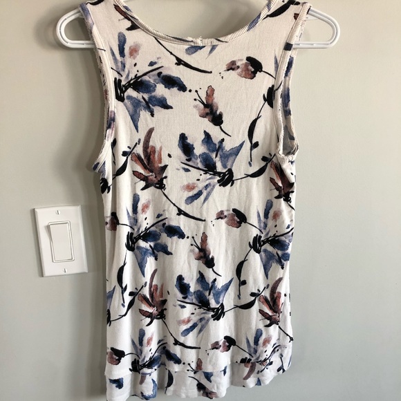 🌷White Floral Kismet Tank with Ripped Detail 🤍 - Picture 2 of 5